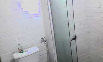 Imagem 5: Alugo excelente quarto para moças, muito bem localizado na Rua 48 Espinheiro