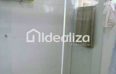 Imagem 3: Casa para Venda em Teresópolis, Várzea, 4 dormitórios, 1 suíte, 3 banheiros, 5 vagas