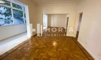 Imagem: 4 Quartos com vaga quadra da praia