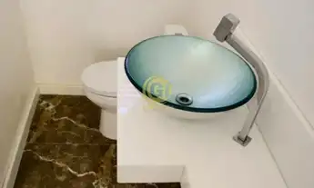 Imagem 7: Casa de condomínio para aluguel possui 450 metros quadrados com 4 quartos