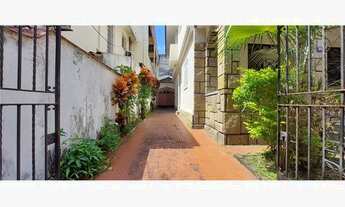 Imagem 3: OPORTUNIDADE - CASA COM 306 m², 6 DORMITÓRIOS, 4 VAGAS, 2 COZINHAS - RIO COMPRIDO