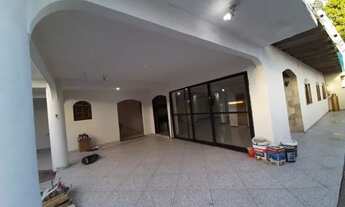 Imagem: Terreno com 2 casas muito boa, no bairro