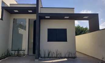 Imagem: Casa moderna com 3 dormitórios, amplo quintal