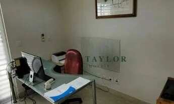 Imagem 4: Próximo Metro Casa com 5 dormitórios