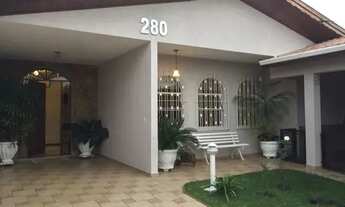 Imagem 4: MF- Linda casa para locação com localização privilegiada!!