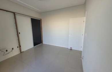 Imagem 3: Casa no Sol Nascente _4 dormitórios, sendo 2 suítes // suíte master+closet