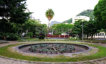 Imagem 5: Casa comercial excelente de 500m², na Praça Santos Dumont, disponível para locação. Ideal