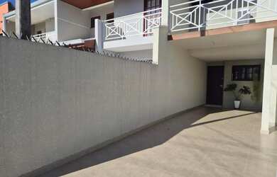 Imagem 2: Sobrado para Venda em São José dos Pinhais, São Pedro, 3 dormitórios, 1 suíte, 2 banheiros