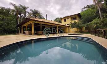 Imagem: Exclusividade à beira da represa e localização