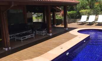 Imagem 2: Casa para aluguel e venda possui 450 metros quadrados com 4 quartos.