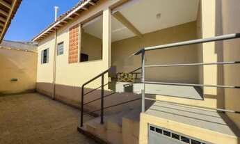 Imagem: VENDO CASA NO BAIRRO PARQUE 10 PRÓXIMO