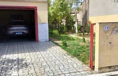 Imagem 3: Terreno com garagem