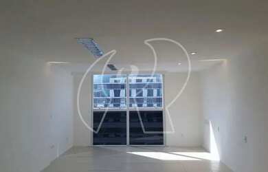 Imagem 3: Sala comercial no Edifício Centurion, no coração financeiro de Fortaleza, na Praça Portuga