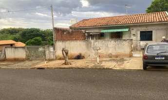 Imagem: RESIDENCIA COM AMPLO TERRENO, PRÓPRIO PARA