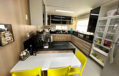 Imagem 6: Casa de Condomínio Próx ao Posto Lua com 4 Quartos e 4 banheiros à Venda, 183m² por R$ 800