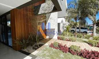 Imagem 10: Sobrado à venda no Jardins Madri com 4 suítes em Goiânia GO