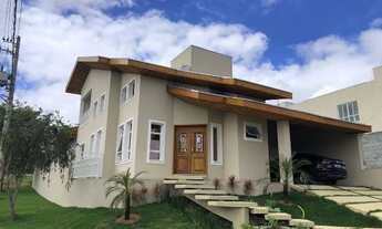 Imagem 2: Alugo Casa no Cond. Golden Park - Jacareí - 03 dorm, suite com hidro e closet - Piscina