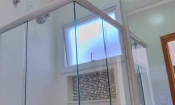 Imagem 6: Casa de condomínio para aluguel e venda possui 240 metros quadrados com 3 quartos