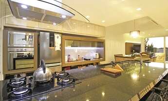 Imagem 2: Casa de condomínio para venda possui 357 metros quadrados com 3 quartos