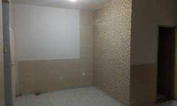 Imagem 5: ALUGO 2/4, Coz., Área, Sala Ampla, 900m da Praia ORLA c/garagem