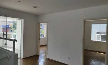 Imagem 2: CASA SOBREPOSTA ALTA com quintal comum, 4 dormitórios (1 suíte) na Av. Conselheiro Nebias