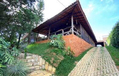 Imagem 2: Casa com 5 quartos para alugar, 370 m² por R$ 6.612/mês - Chales do Imperador - Juiz de Fo