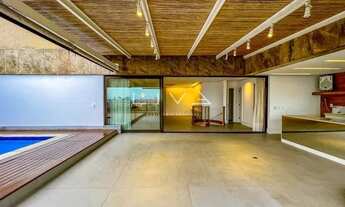 Imagem 2: Cobertura de Luxo com Vista Panorâmica para Lagoa com 450m² 4 Suítes 4 Vagas Portaria 24h