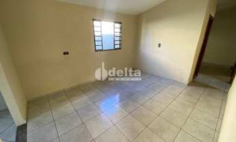 Imagem 2: Casa para aluguel, 3 quartos, 1 suíte, 4 vagas, Granada - Uberlândia/MG