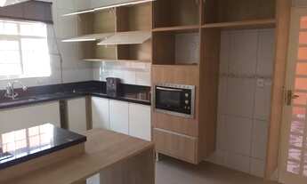 Imagem 4: Raridade no Bq dos Eucaliptos, sobrado 3 dorms, suíte, portão automático!