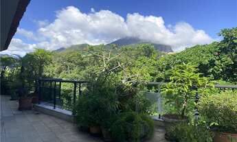 Imagem 3: Cobertura linear com 347m2 com direito ao uso da laje, contendo 4 suítes, transformado em