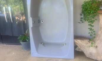 Imagem 5: Vendo banheira de hidromassagem cor cinza