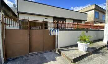 Imagem: Casa à venda com 3 quartos, 121m²