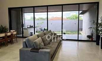 Imagem 5: Casa com 3 quartos sendo 1 suíte com closet e 1 americana à venda, 243 m² por R$ 1.100.000
