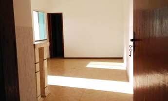 Imagem 4: Alugo Casa Araruama Região dos Lagos RJ 2 Quartos Garagem Área de Serviço Próximo à Lagoa