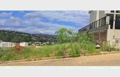 Imagem 2: Terreno Diferenciado com 22,65 m de Frente