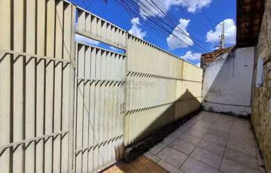 Imagem 7: CASA RESIDENCIAL COM 04 QUARTOS E SALÃO COMERCIAL NO PARQUE HIPOLYTO