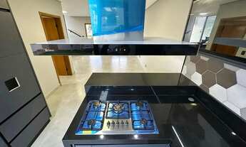 Imagem 4: Sobrado para venda possui 200 metros quadrados com 4 quartos em Jardim Jacinto - Jacareí