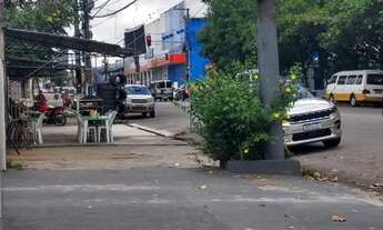 Imagem 2: Apartº 1º andar, reformado, cortinas, sprit,armario, desocupado, frente pra av. garagem