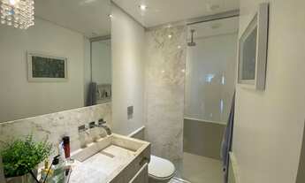 Imagem 5: APARTAMENTO COM 197 METROS PRIVATIVOS REFORMADO POR ARQUITETO RENOMADO AO LADO DO COLÉ. CA