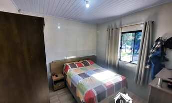 Imagem 7: Casa de Alto Padrão com 3 Dormitórios e Espaço Gourmet com Churrasqueira no Centro de Cidr