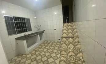 Imagem 6: Aluga-se Casa Taboão em Guarulhos, 5 cômodos, 500 metros de distância da Praça Oito de Dez