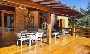 Imagem 3: Casa para venda possui 350 metros quadrados com 4 quartos em Vila inglesa - Campos do Jord