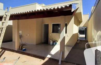 Imagem 3: Casa à Venda no Bairro Setsul com 3 Quartos por R$ 400.000