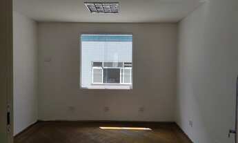 Imagem 7: CASA SOBREPOSTA ALTA com quintal comum, 4 dormitórios (1 suíte) na Av. Conselheiro Nebias