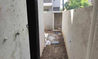 Imagem 5: Sobrado em condomínio com 2 vagas de garagem no bairro Uberaba. Terraço descoberto com áre