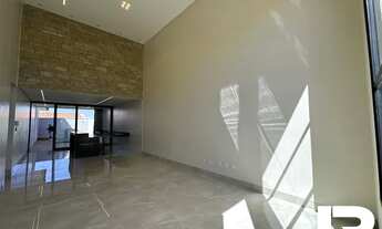 Imagem 3: Casa com 3 quartos sendo 2 suites, com piscina no Residencial Recreio Panorama em Goiânia