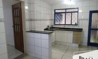 Imagem 2: Casa à Venda no Bairro Santos Dumont com 3 Quartos por R$ 455.000