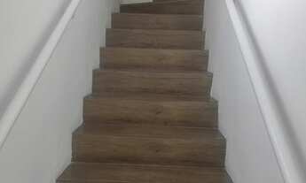 Imagem: CASA SOBREPOSTA ALTA com quintal comum