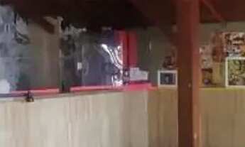 Imagem 4: Ponto Comercial à Venda com Deck para Mesas no Bairro Jardim Sumaré em Ribeirão Preto com