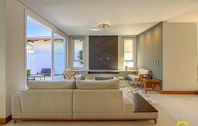 Imagem 7: Casa mobiliada - 4 dormitórios - 3 suítes - Pátio com piscina - Jurerê Internacional - Flo